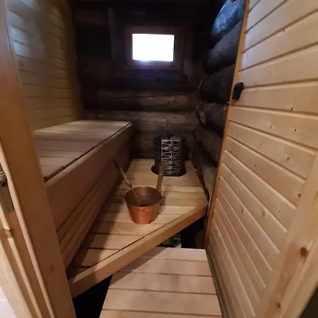 Loma-asunnot Cozy Log With Yllaes Fell View